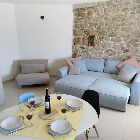 Porat Apartment
